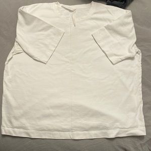 Like new white tee from aritzia